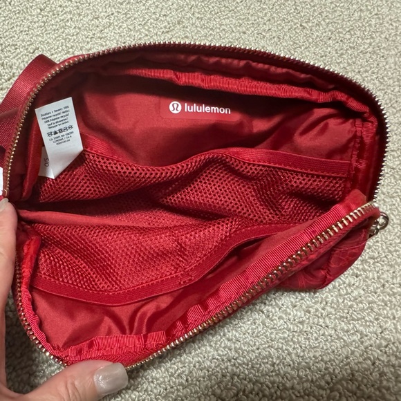 NWT LULULEMON LUNAR BELT BAG - Picture 4 of 4
